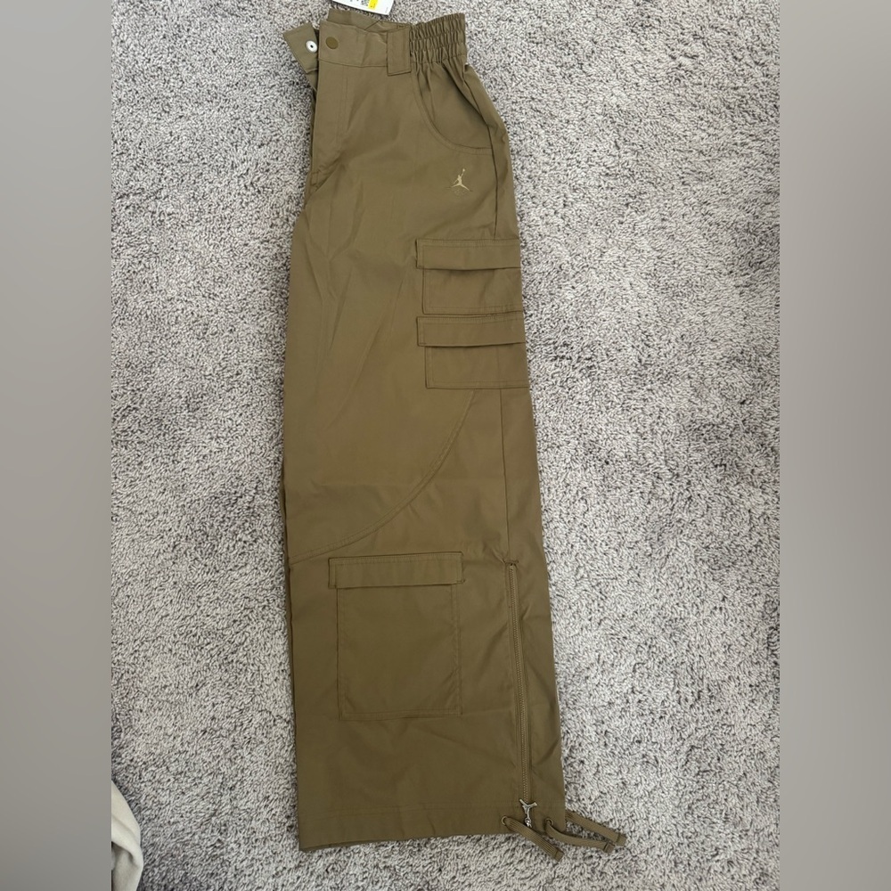 Nike Jordan Chicago Women’s Cargo Pants Brown Kelp - Picture 5 of 8